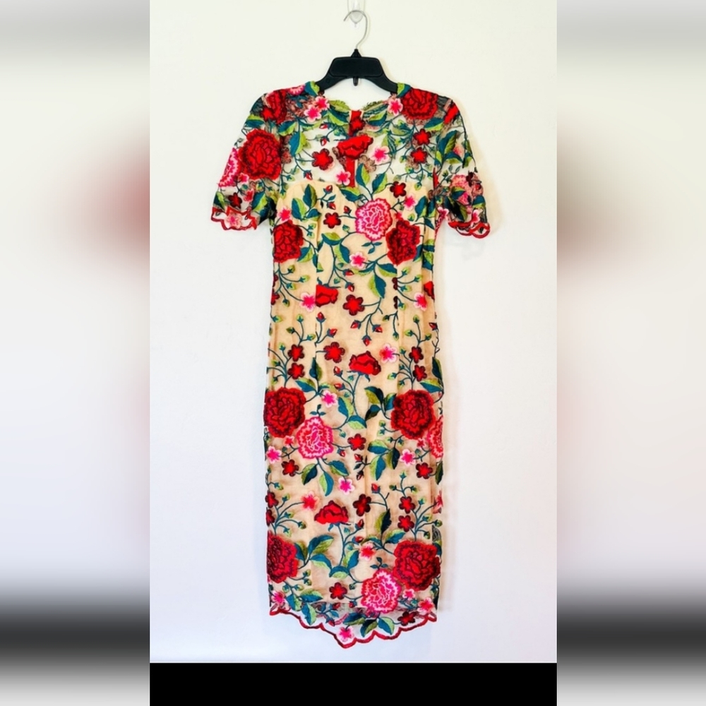 NISSA Embroidered Sheath Dress